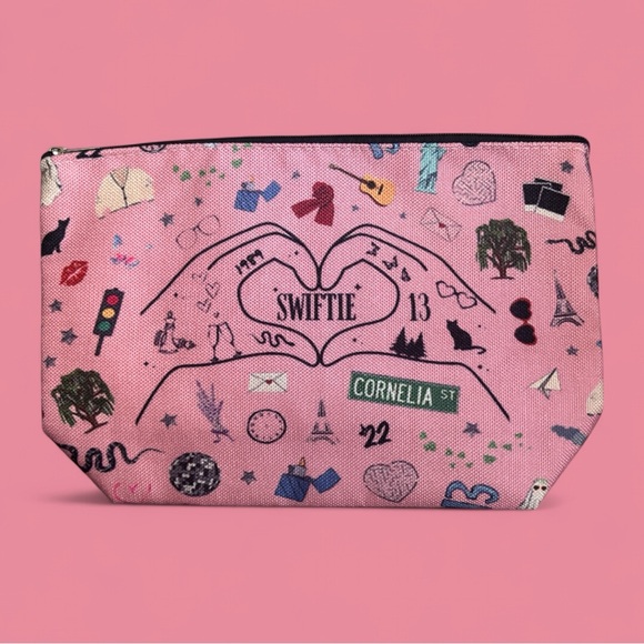 Pink Swiftie Heart Hand Cosmetic Bag - Picture 2 of 2